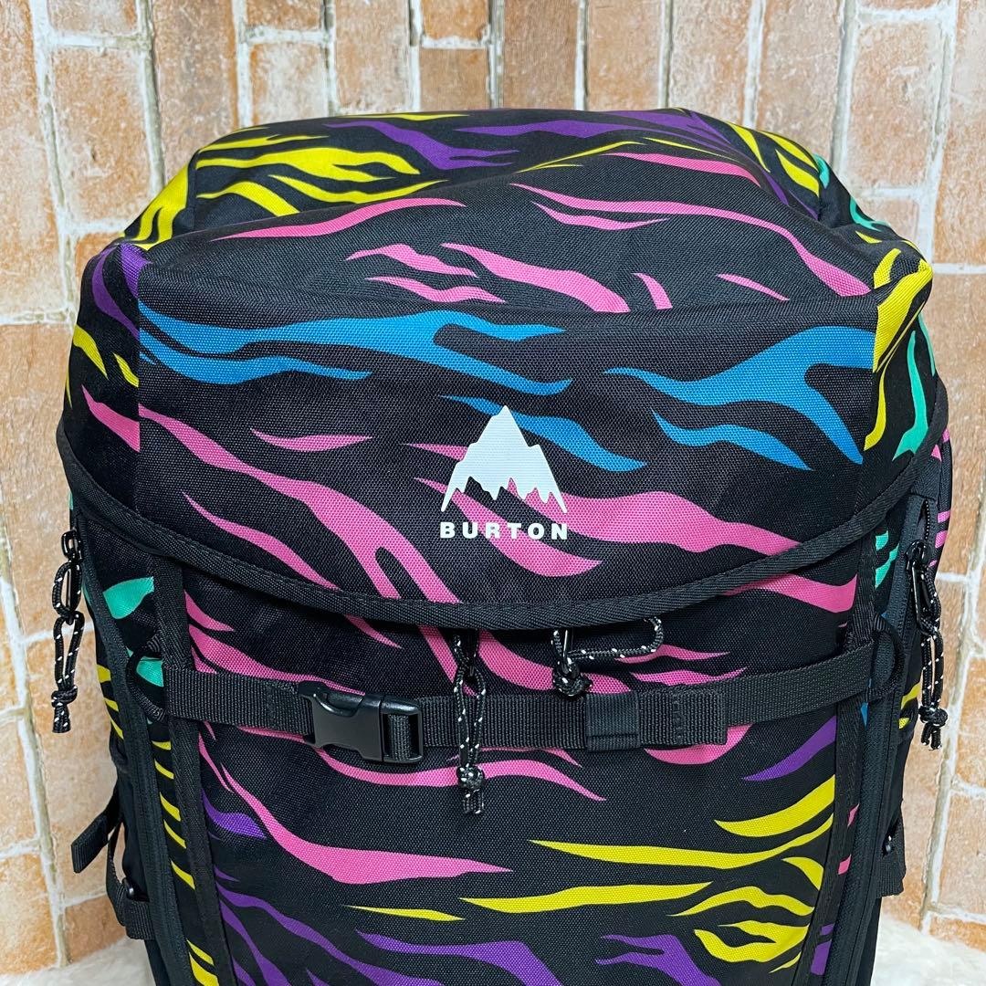 極美品　バートン　ギグ　ブーツバック　48L サファリ 総柄　カラフル