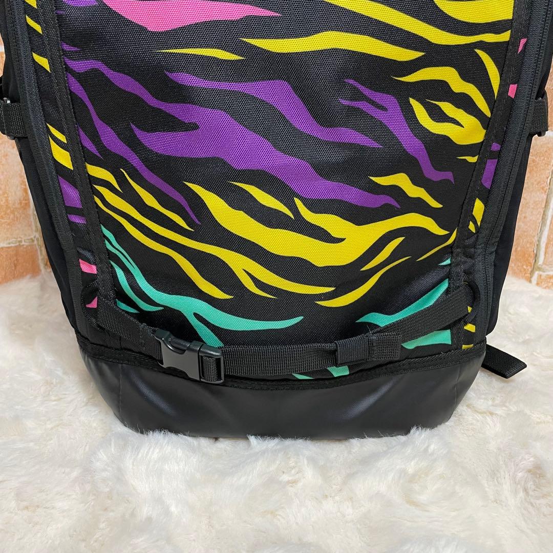 極美品　バートン　ギグ　ブーツバック　48L サファリ 総柄　カラフル