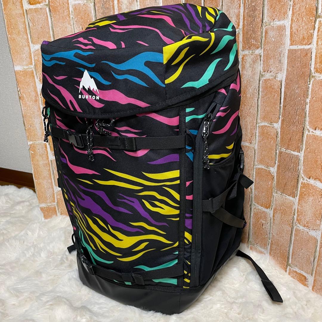 極美品　バートン　ギグ　ブーツバック　48L サファリ 総柄　カラフル