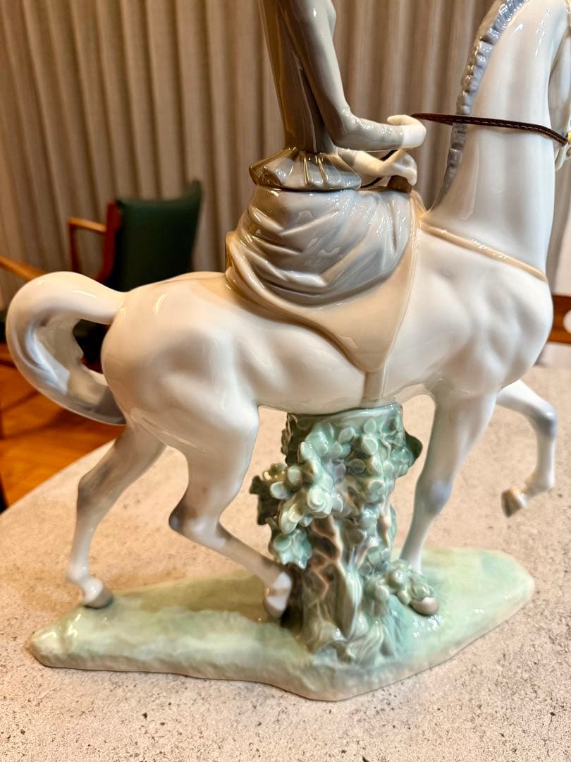 LLADRO リヤドロ　白い馬の少女