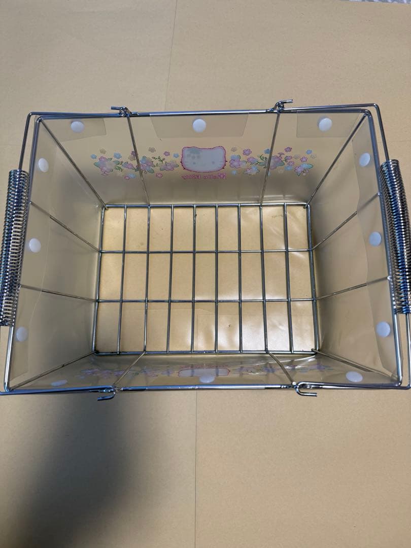 Hello Kitty 収納ボックス 鉄カゴ　ゆき