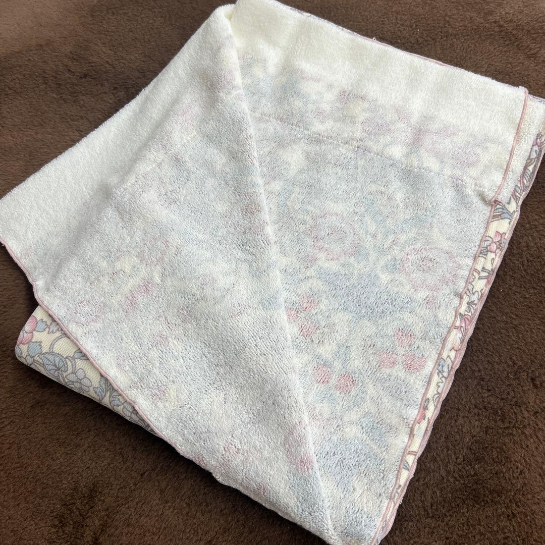 V&A タオルケット　いちご泥棒　140×190 綿100% 日本製