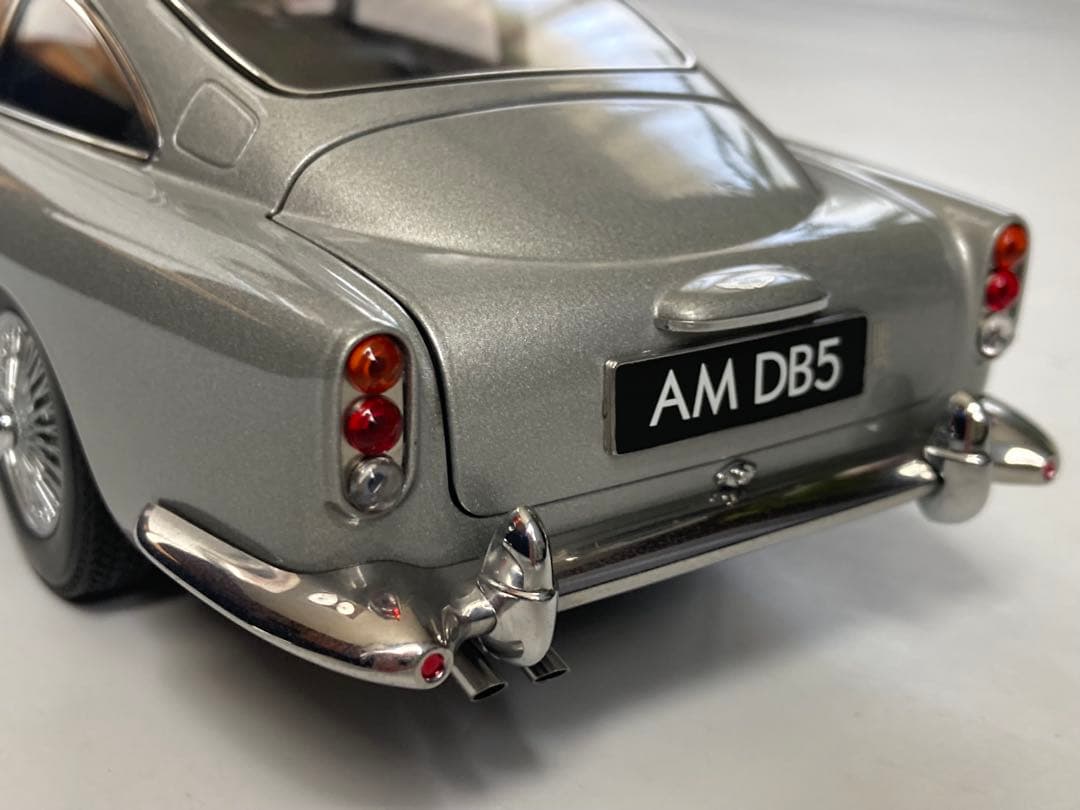 AUTOart 1/18 Aston Martin DB5 ダイキャストモデル