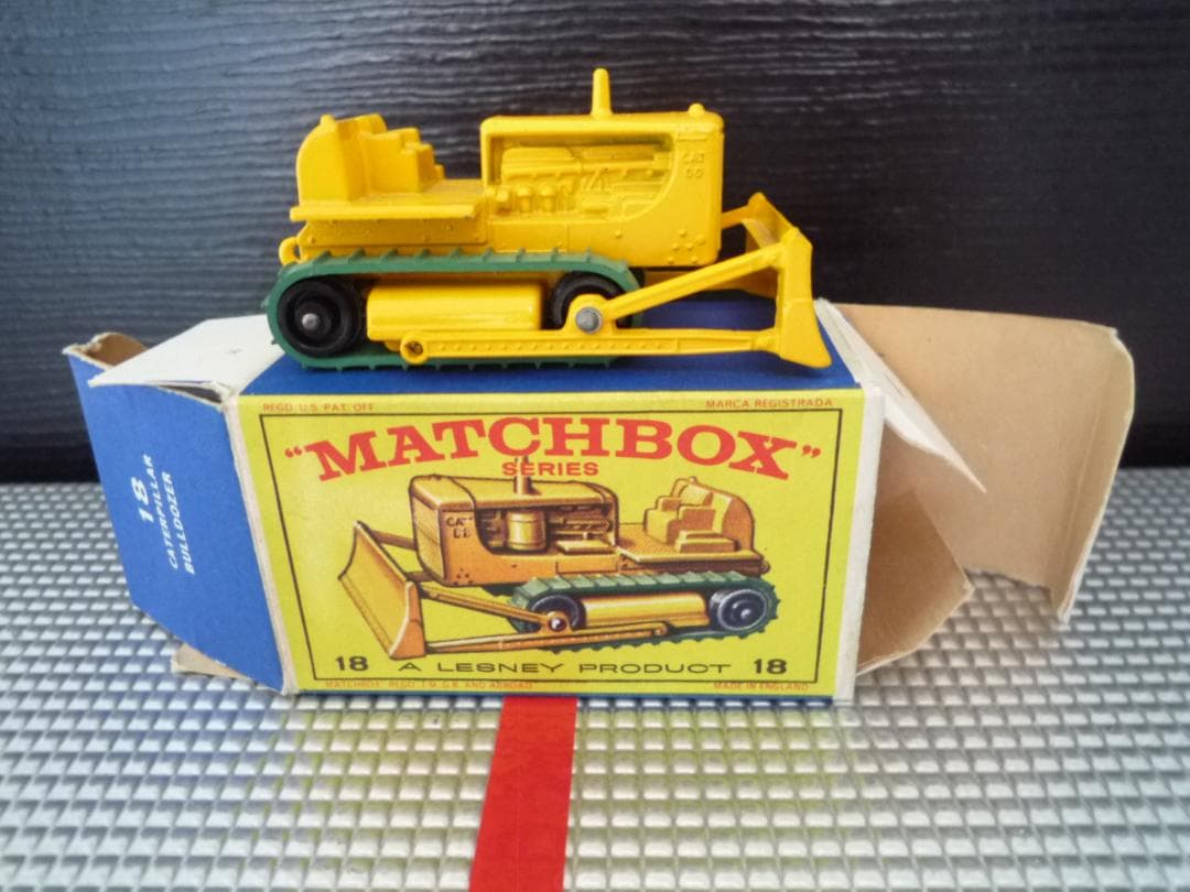 MATCHBOX N°18 CATERPILLAR BULLDOZER 1961