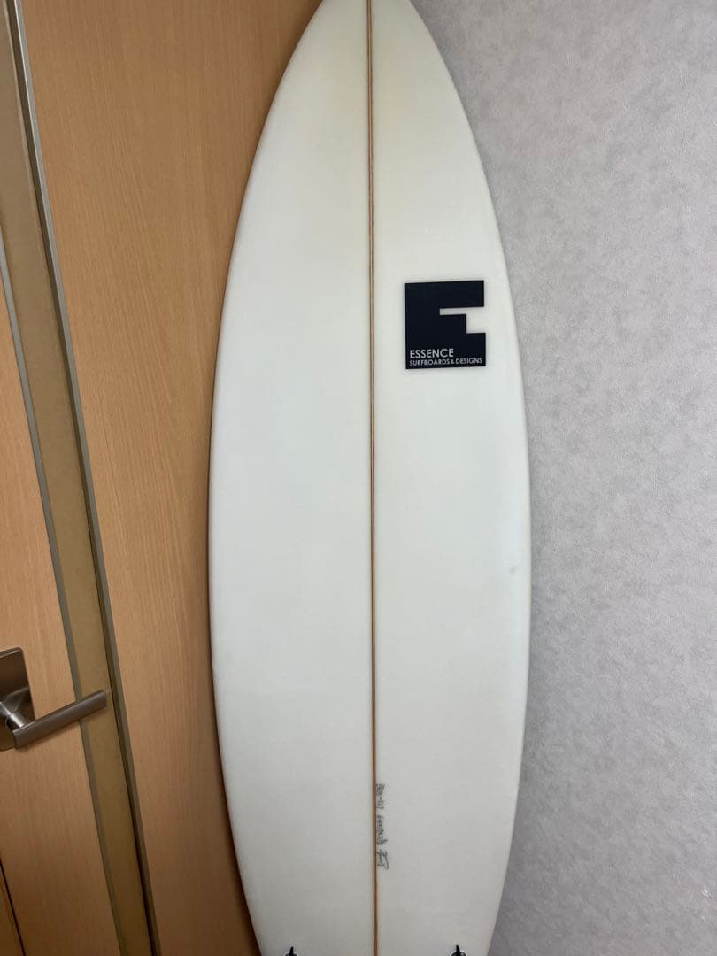 ESSENCE サーフボード　ケース付き