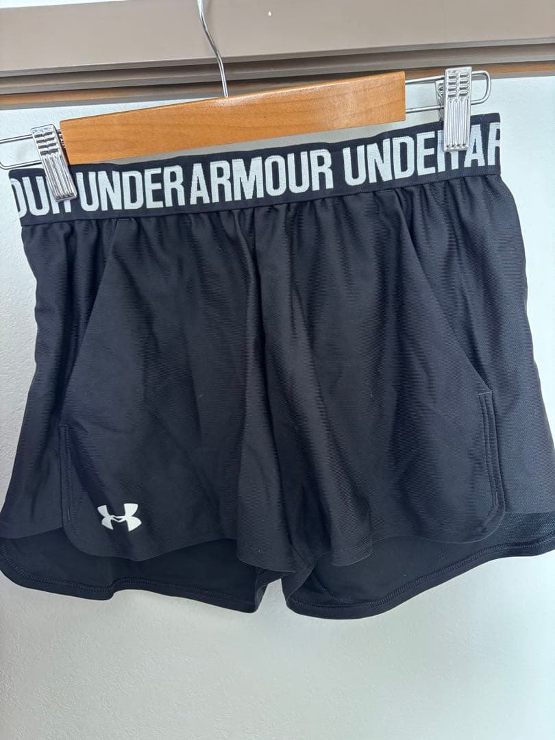 Under Armour シャツ３枚、パンツ１枚セット半袖Tシャツ M