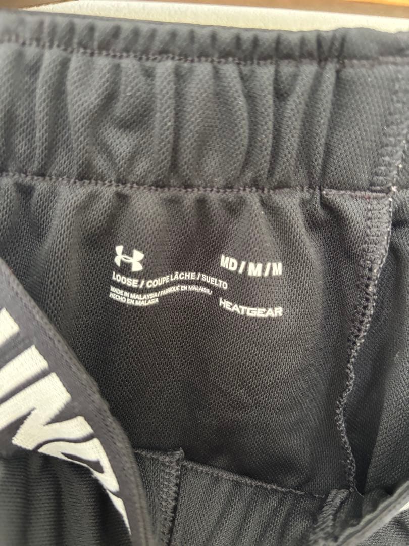 Under Armour シャツ３枚、パンツ１枚セット半袖Tシャツ M