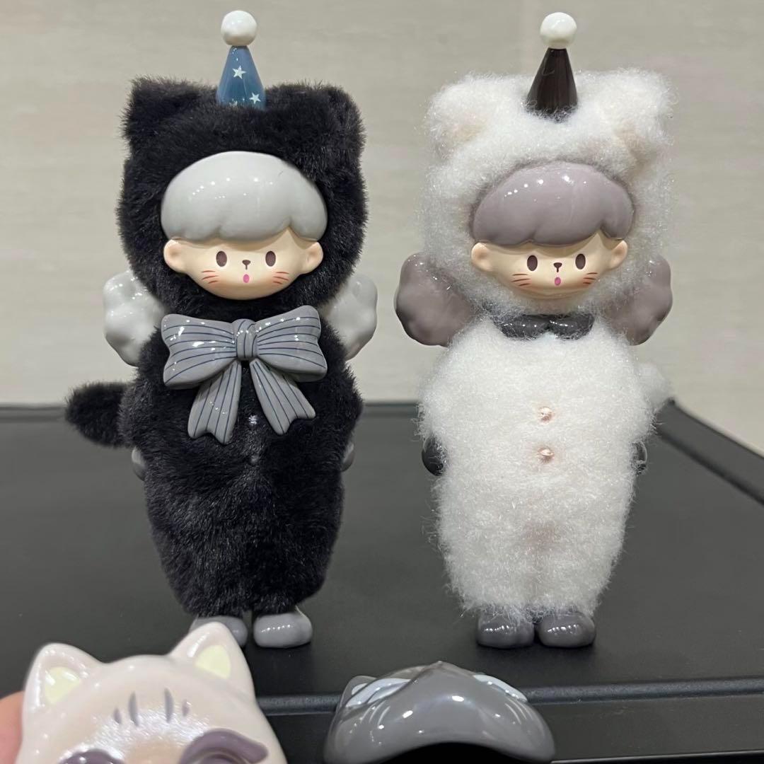 Molinta モリンタ Chasing Light シロネコ＆クロネコ