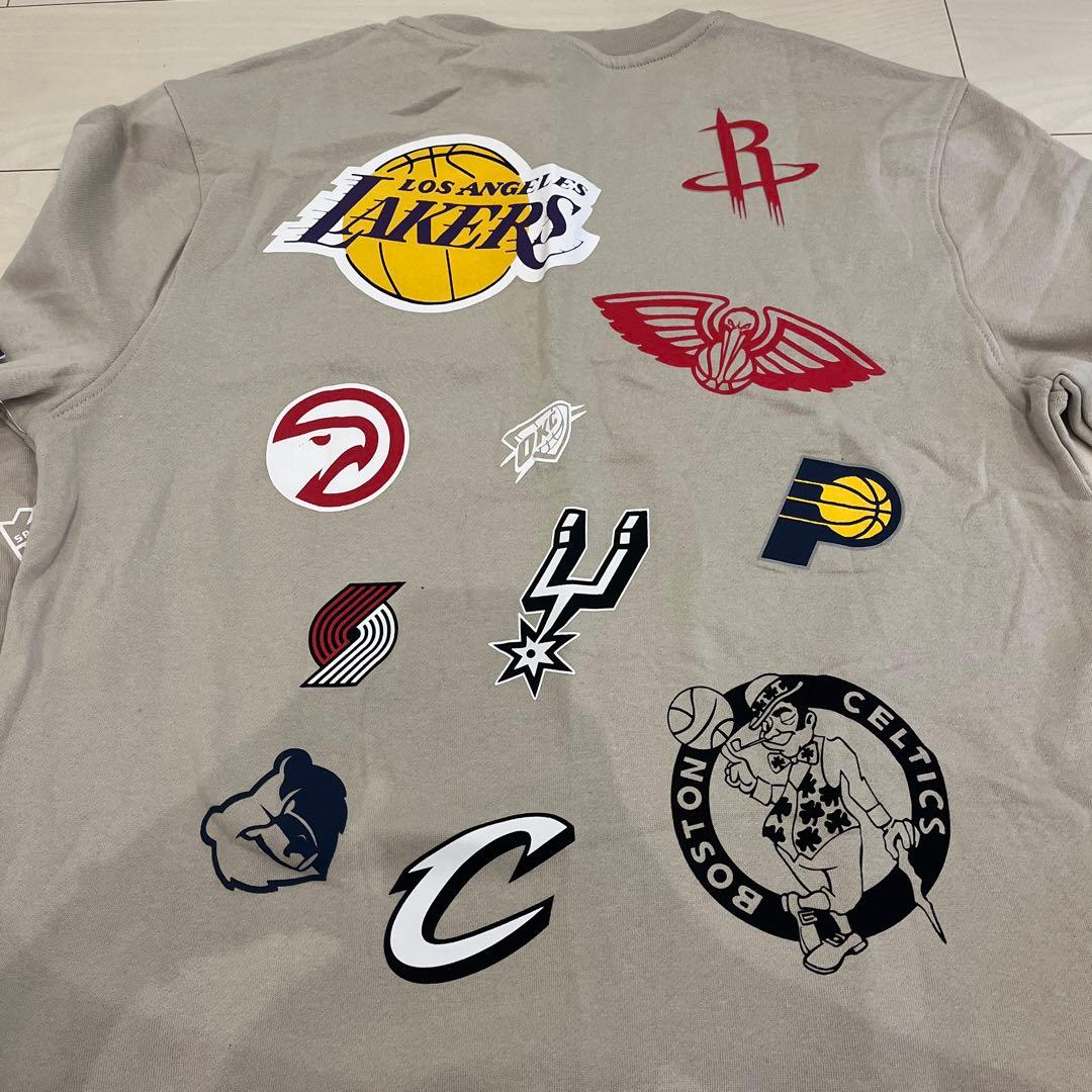 NBAチームロゴ入りスウェットシャツ ベージュ