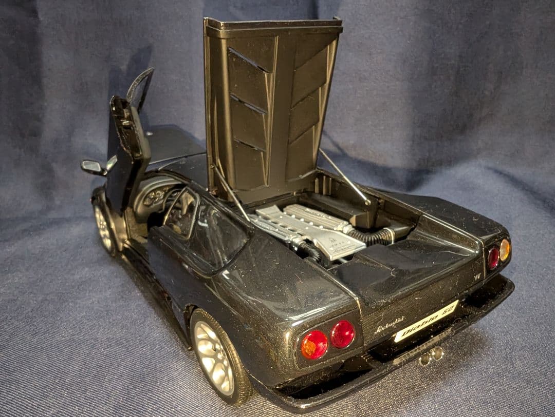 オートアート1/18　Lamborghini Diablo 6