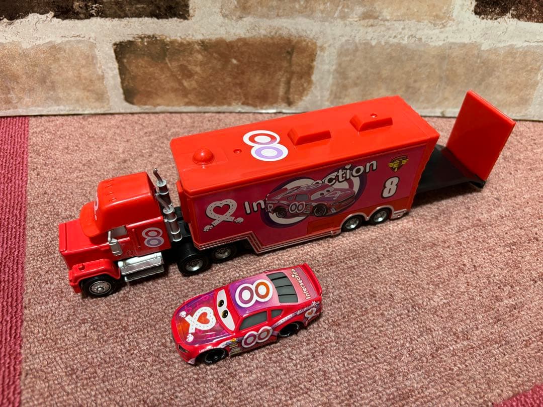 【新品】 カーズ　マックトラック　トレーラー　2セット　ミニカー収納トレーラー