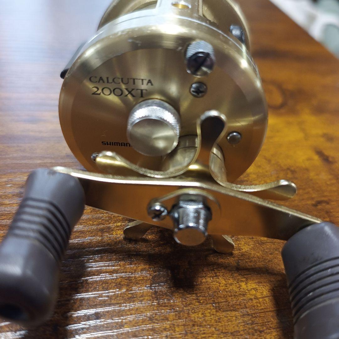 シマノ カルカッタ200XT 動作品 丸型ベイトリール