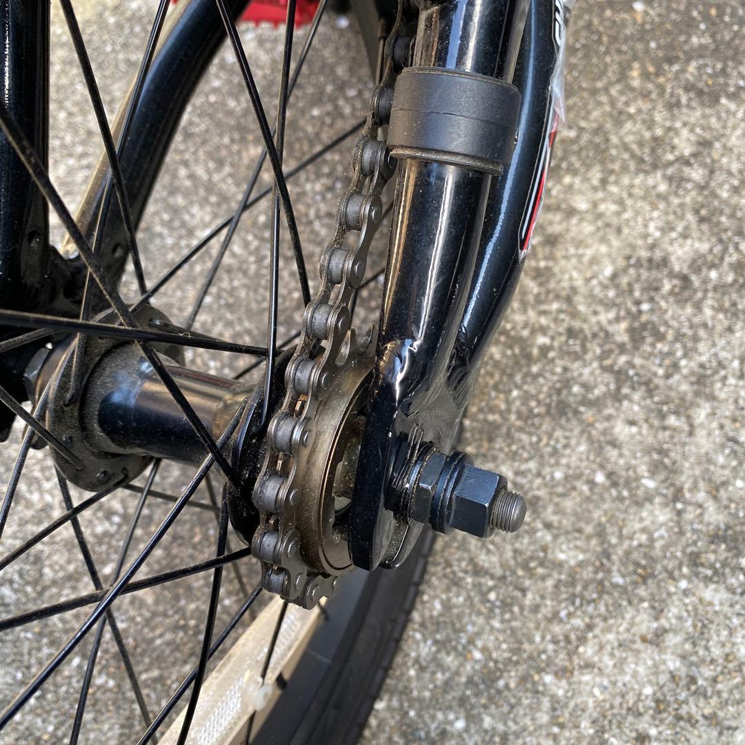 自転車本体 SHREDDER 16 HARO