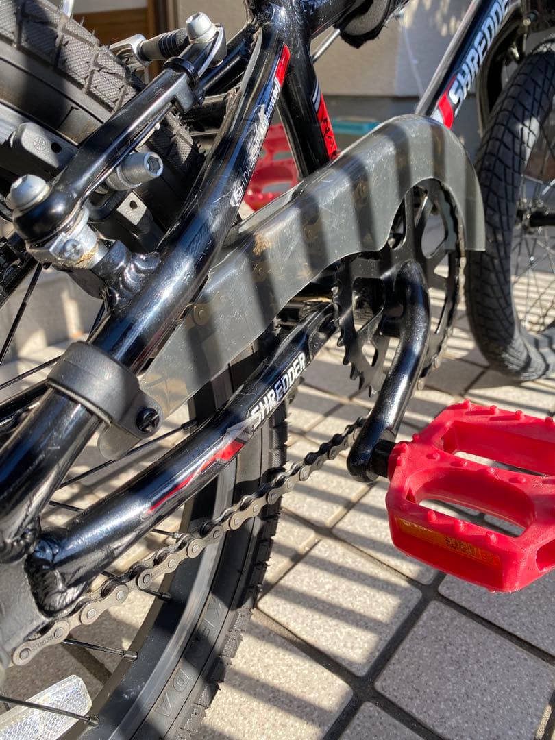 自転車本体 SHREDDER 16 HARO