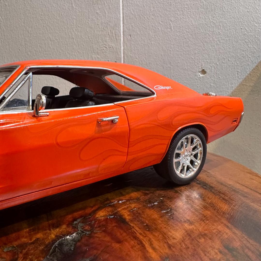 69 DODGE CHARGER 1/18スケールミニカー