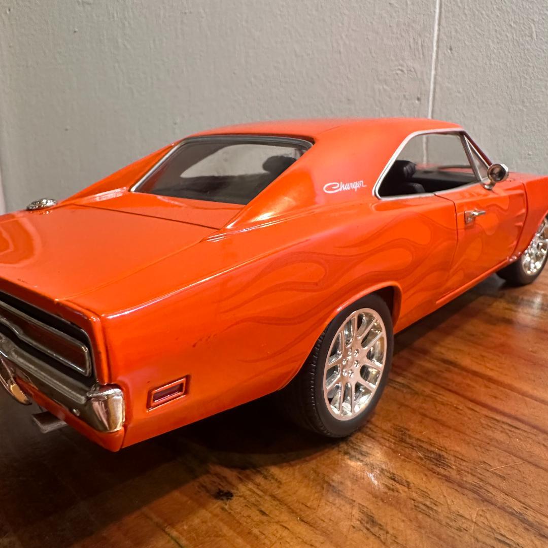 69 DODGE CHARGER 1/18スケールミニカー