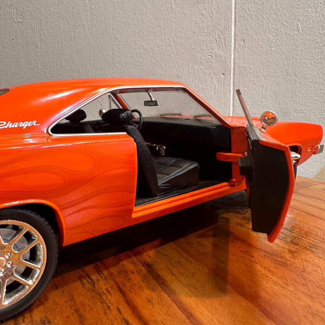 69 DODGE CHARGER 1/18スケールミニカー