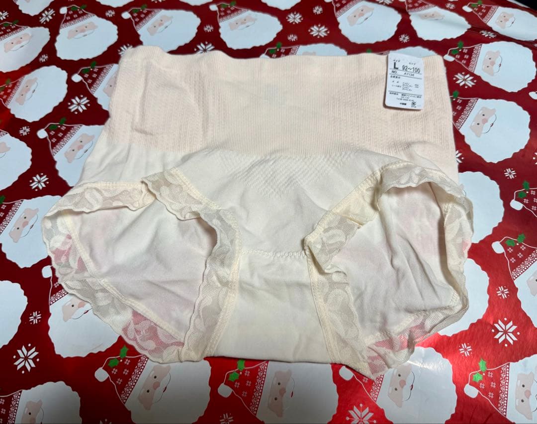 新品【SUKALA 】ストラップ付きタンクトップ ホワイト　Lサイズ　LAVA