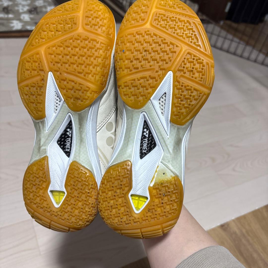 YONEX バドミントンシューズ 22センチ