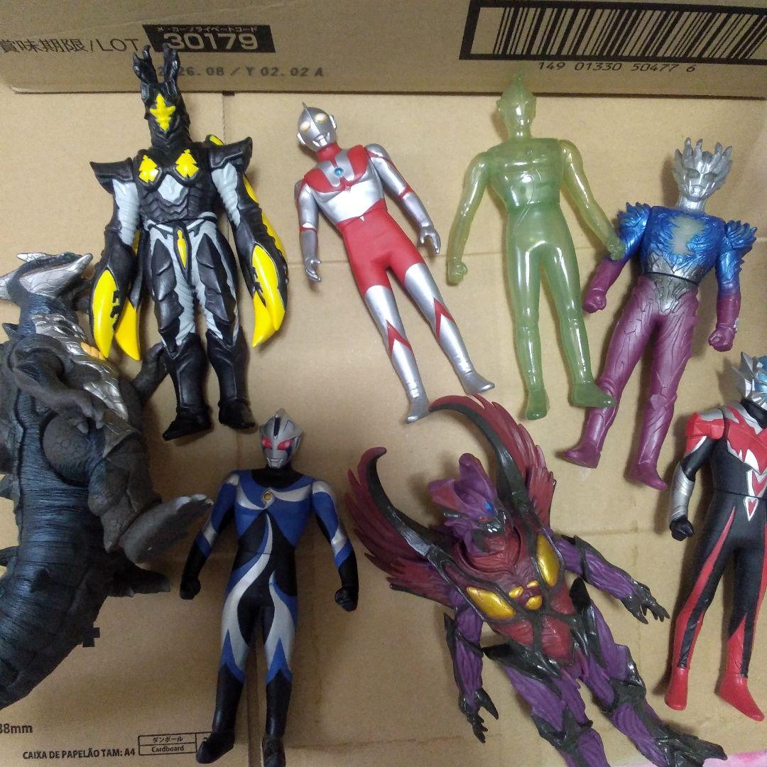 【処分まとめ売り】ウルトラマン旧ソフビ人形＋大きいウルトラマンゼロソフビ