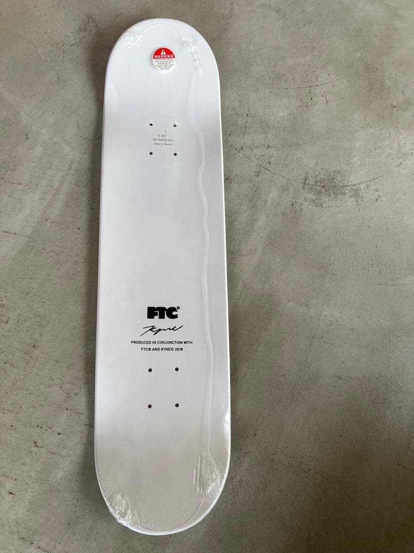 KYNE FTCスケートボードデッキ　ON AIR