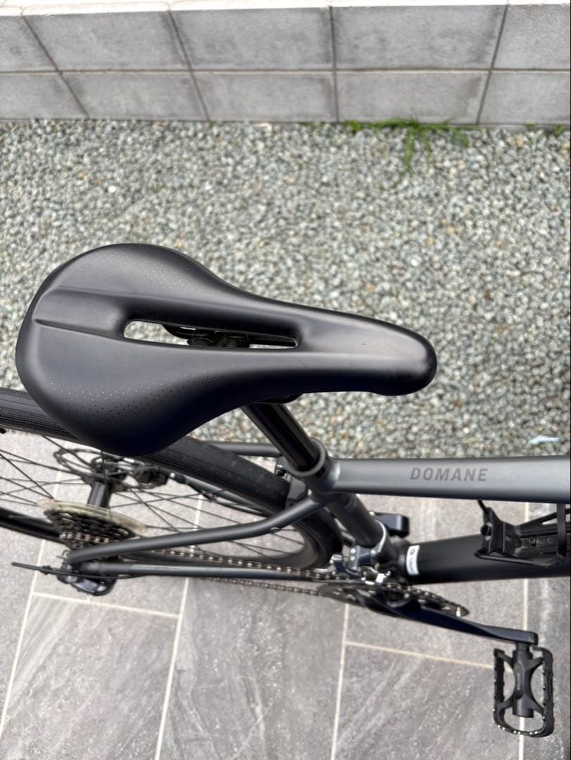Trek Domane AL 2 Gen 4 44 美品 1ヶ月使用
