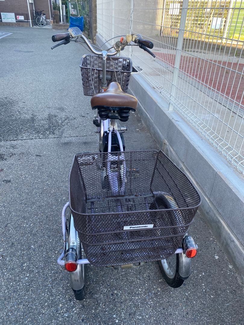 パナソニック電動アシスト三輪車 自転車　紫色 前後バスケット付き