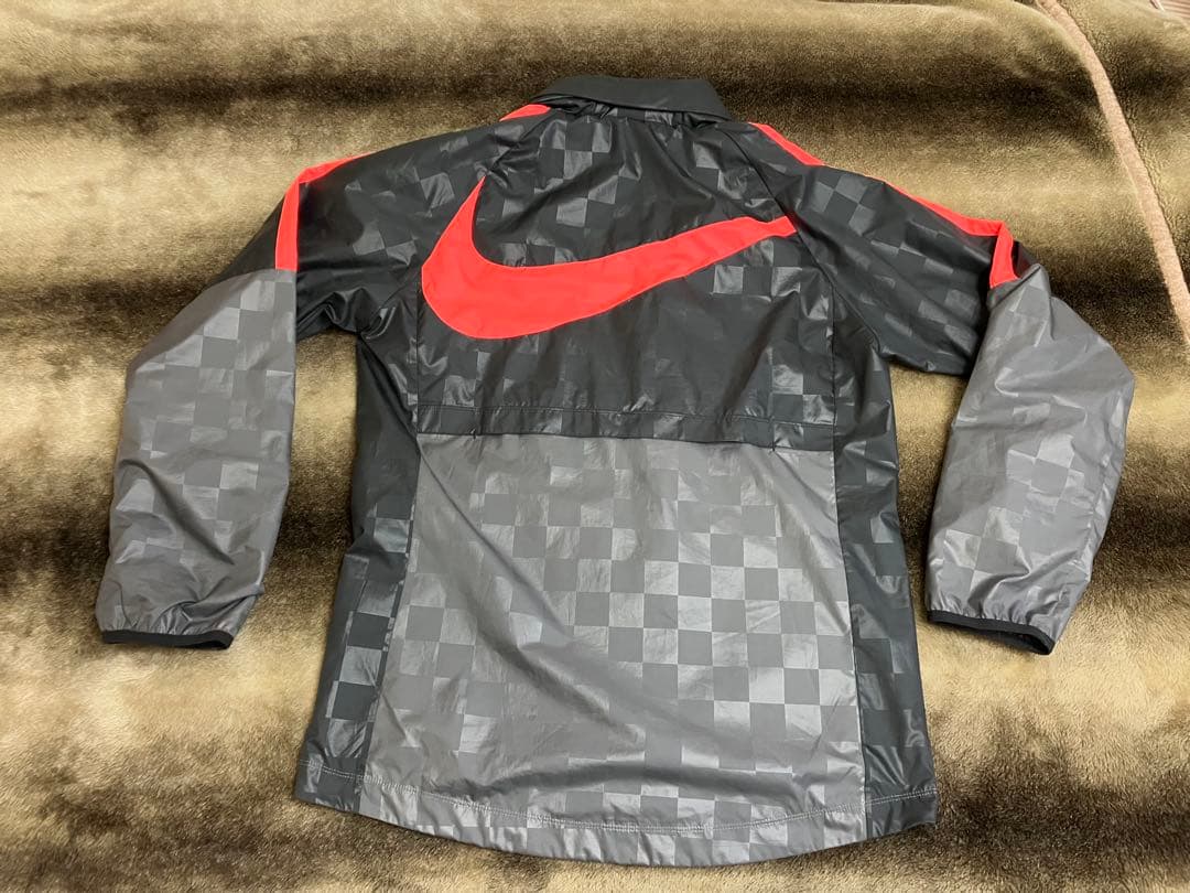 NIKE リバプール　ナイロンジャケット　Premier Liverpool