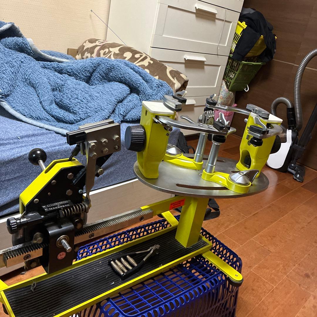 バドミントン　ストリングスマシーン