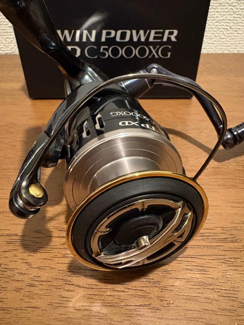 【美品】シマノ　17ツインパワーXD c5000xg