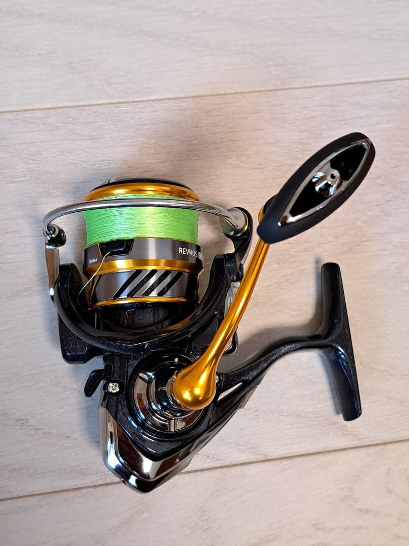 【新品同様】ダイワ 20 レブロス LT 2500S