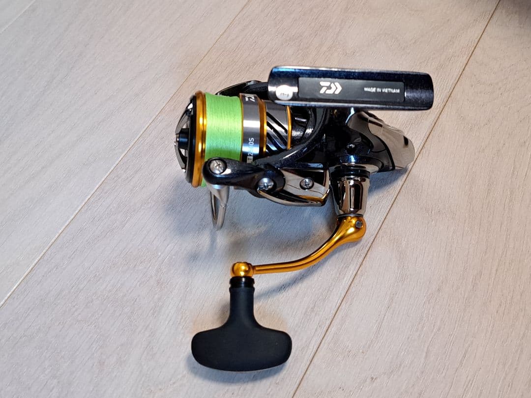 【新品同様】ダイワ 20 レブロス LT 2500S