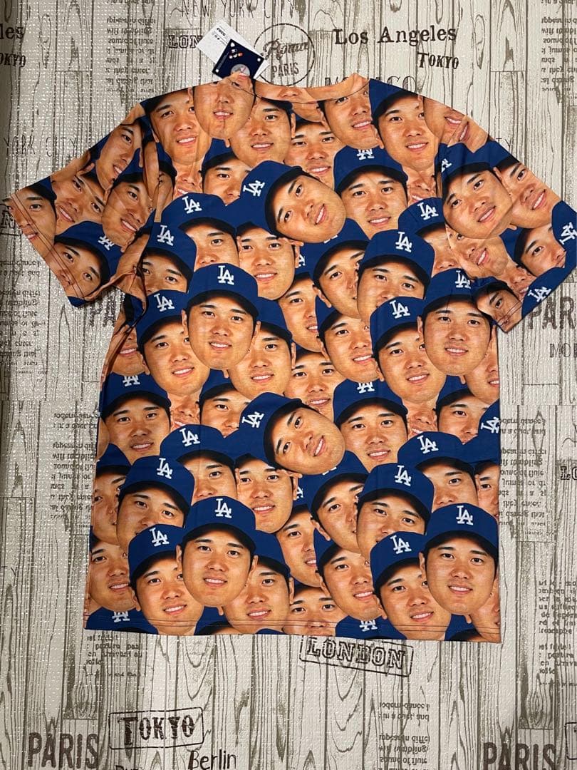 新品ドジャーズ大谷翔平選手　顔総柄TシャツMサイズ