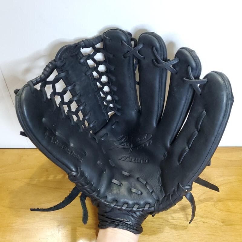 ミズノ イチローモデル 限定 グローバル版 プラチナラベル 外野用 軟式グローブ