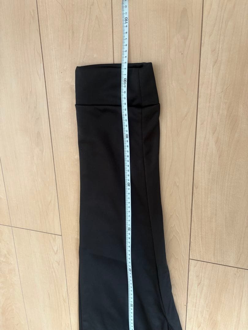 黒のストレッチパンツ メンズウェア