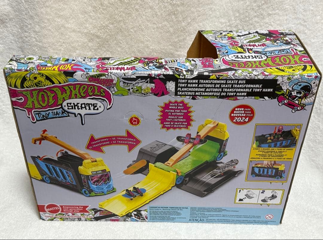 ホットウィール TONY HAWK TRANSFORMING SKATE BUS