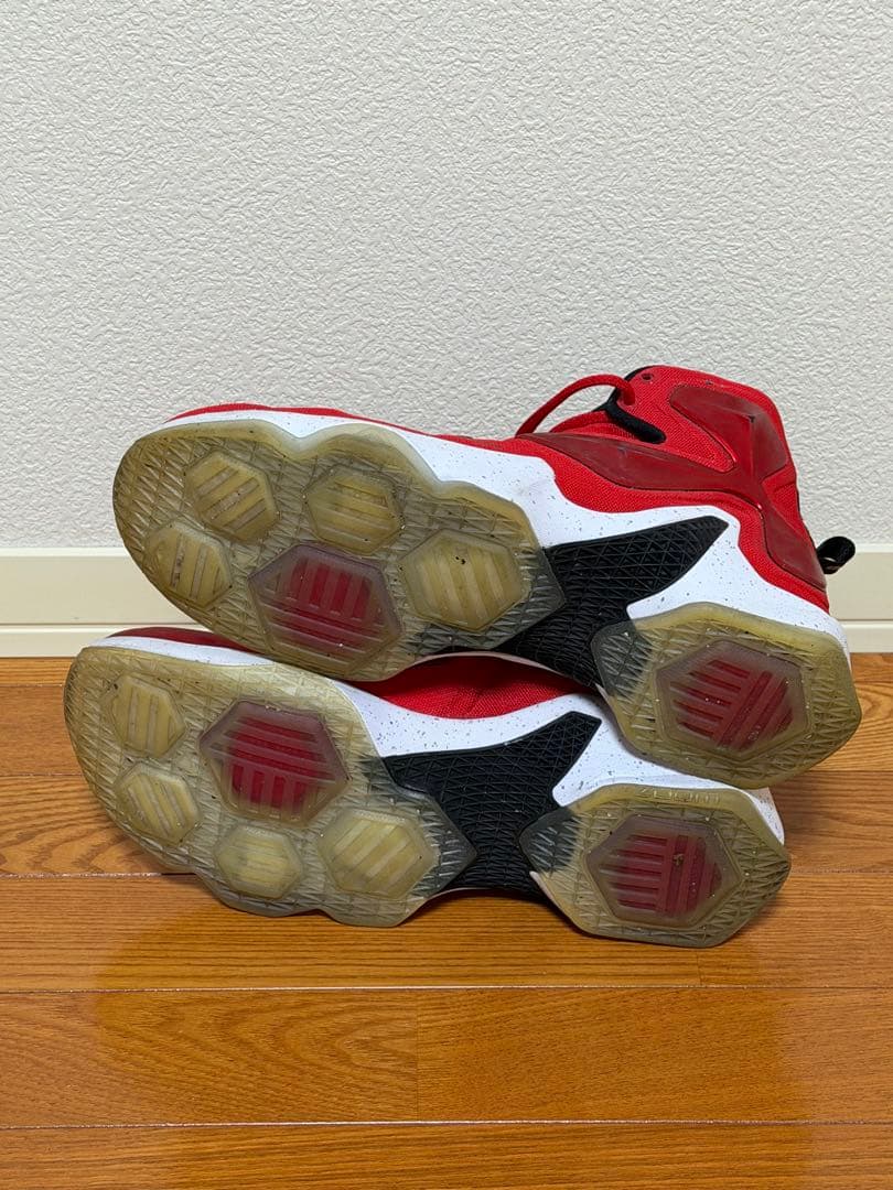 Nike LeBron 12 レッド バスケットシューズ