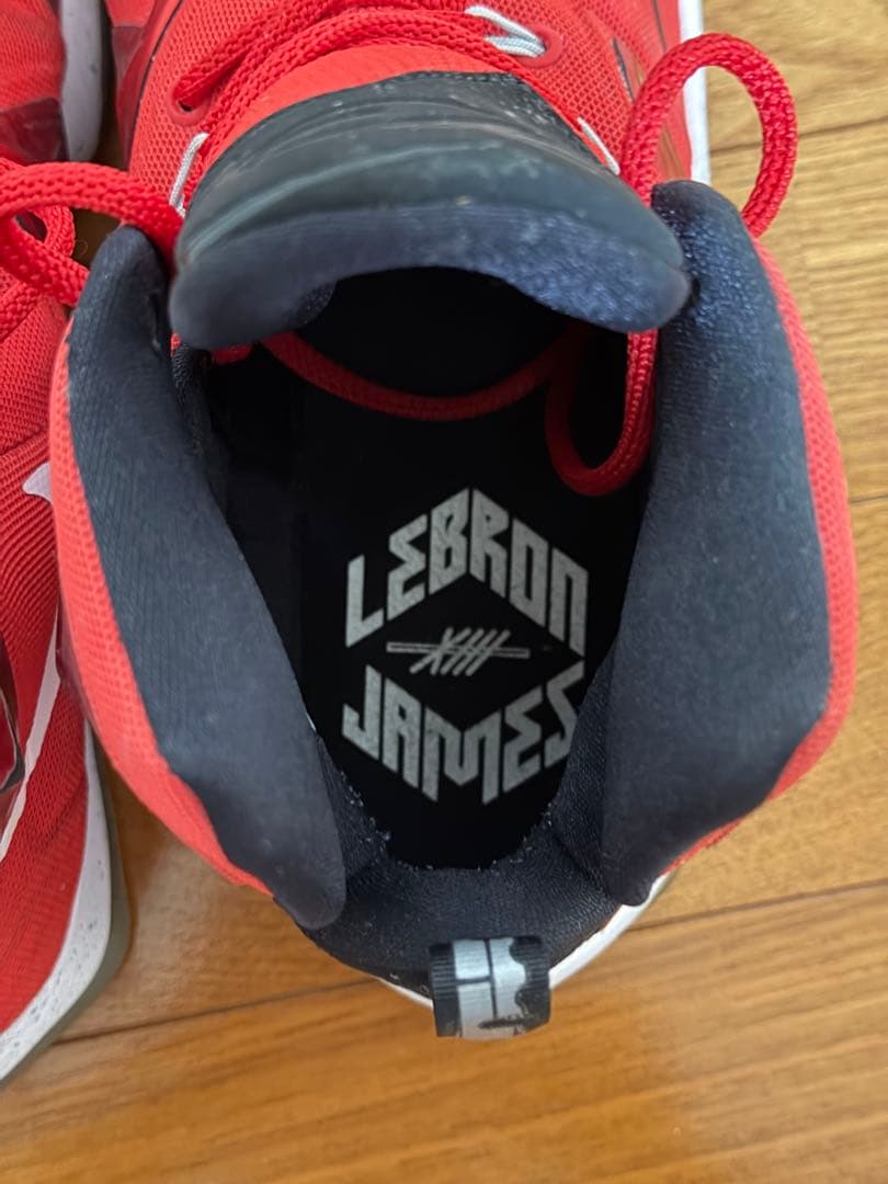 Nike LeBron 12 レッド バスケットシューズ