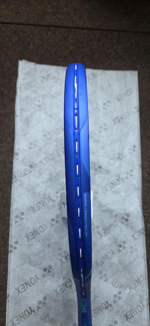 【美品】YONEX EZONE 110 (2025) G1 / ポリツアーレブ張