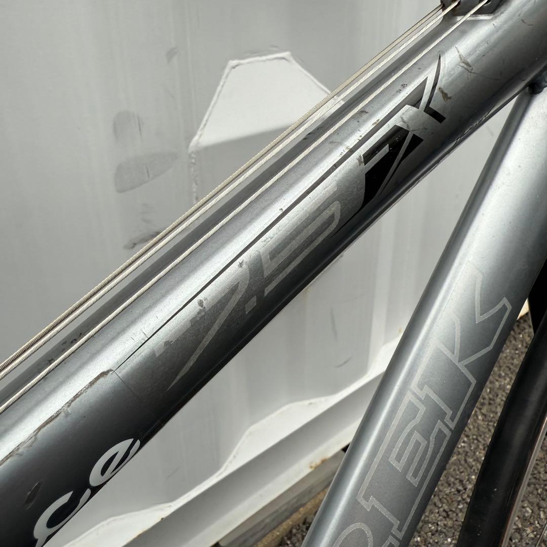 高機能クロスバイク Trek 7.5FX 身長147-155cm 定価10万円