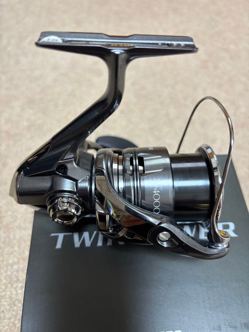 シマノ 24TWIN POWER 4000MHG スピニングリール