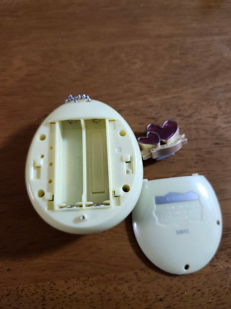 たまごっちピース Tamagotchi P's イエロー たまデコピアス付き