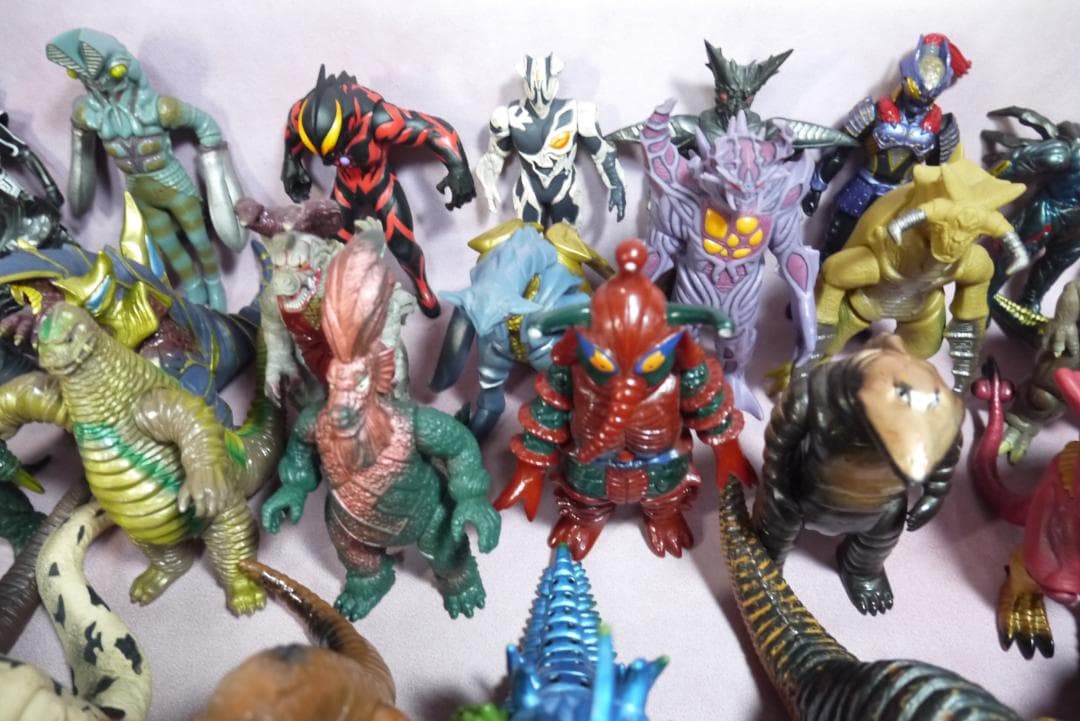 ウルトラ怪獣シリーズ　怪獣ソフビ　80体