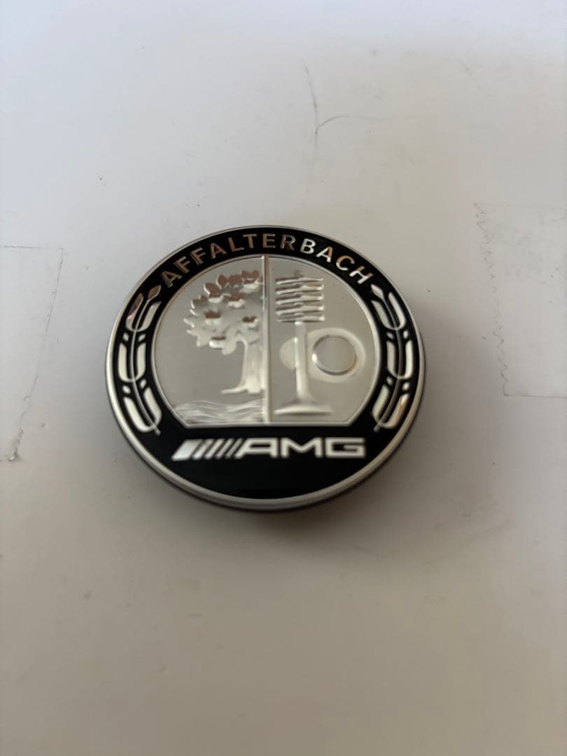 純正 部品 AMG フロント・バンパー・エンブレム