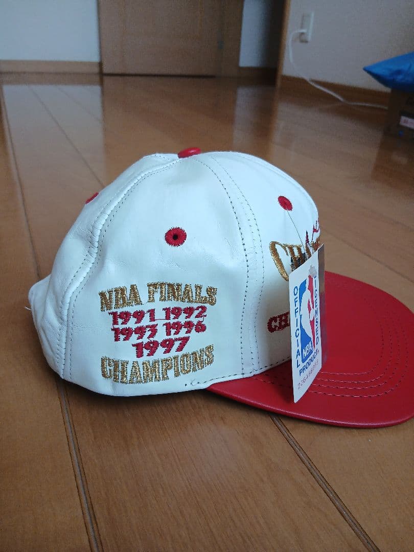 ジェフハミルトン　1997ブルズ優勝記念ホワイトオールレザーキャップ