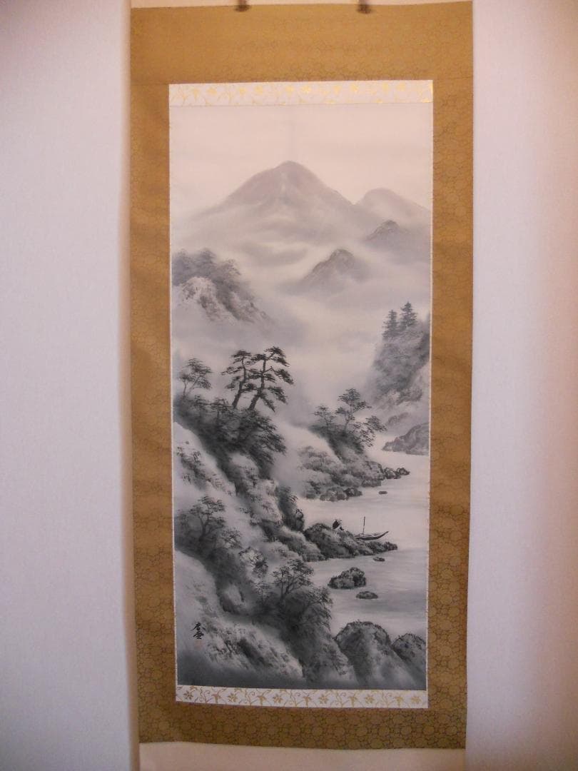 掛け軸 春雪 水墨山水 絹本 希少 軸装 茶道具 掛軸 美品 です。