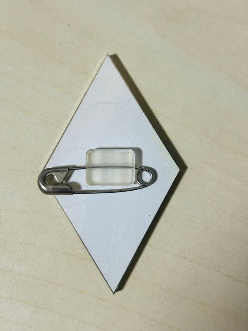 ￼ダンガンロンパ 狛枝凪斗 希望のカケラ アクリルバッジ