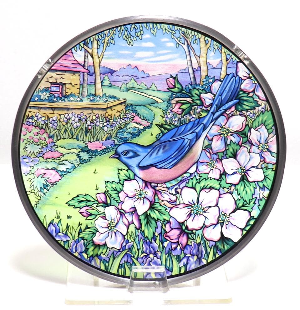 青いハチドリ パステルカラー ヴィンテージ ステンドグラス 鳥 ピンクの花畑風景