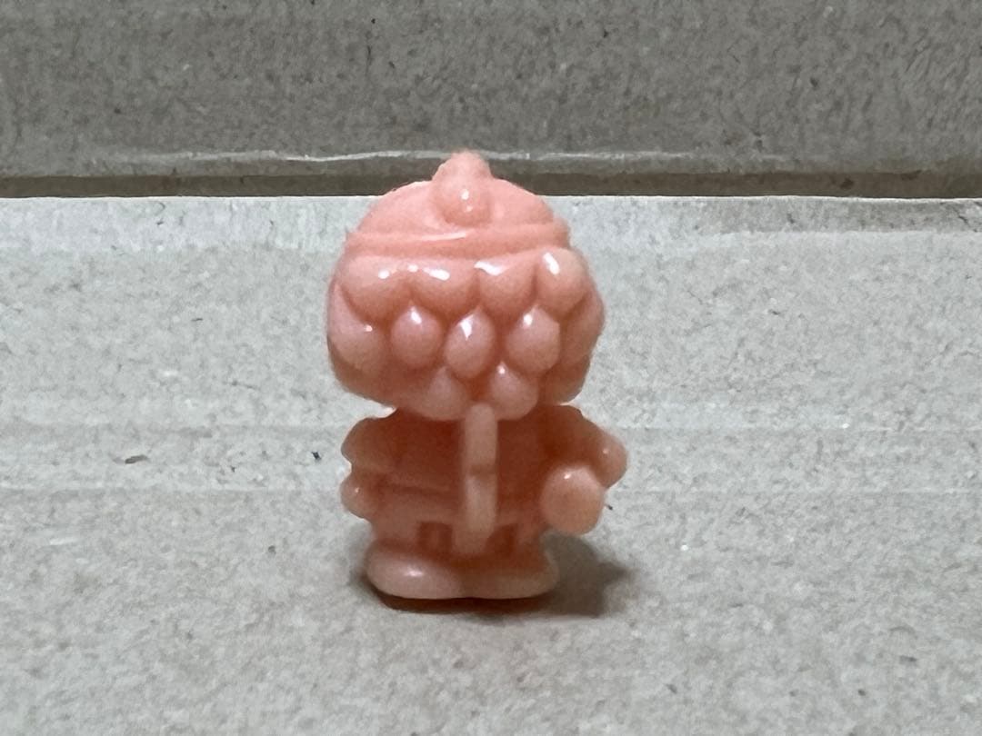 Drスランプアラレちゃん消しゴム　鳥山明（肌色）