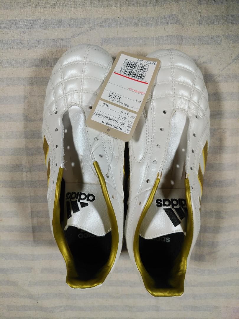 【サッカー　22cm】スパイク　新品未使用です！